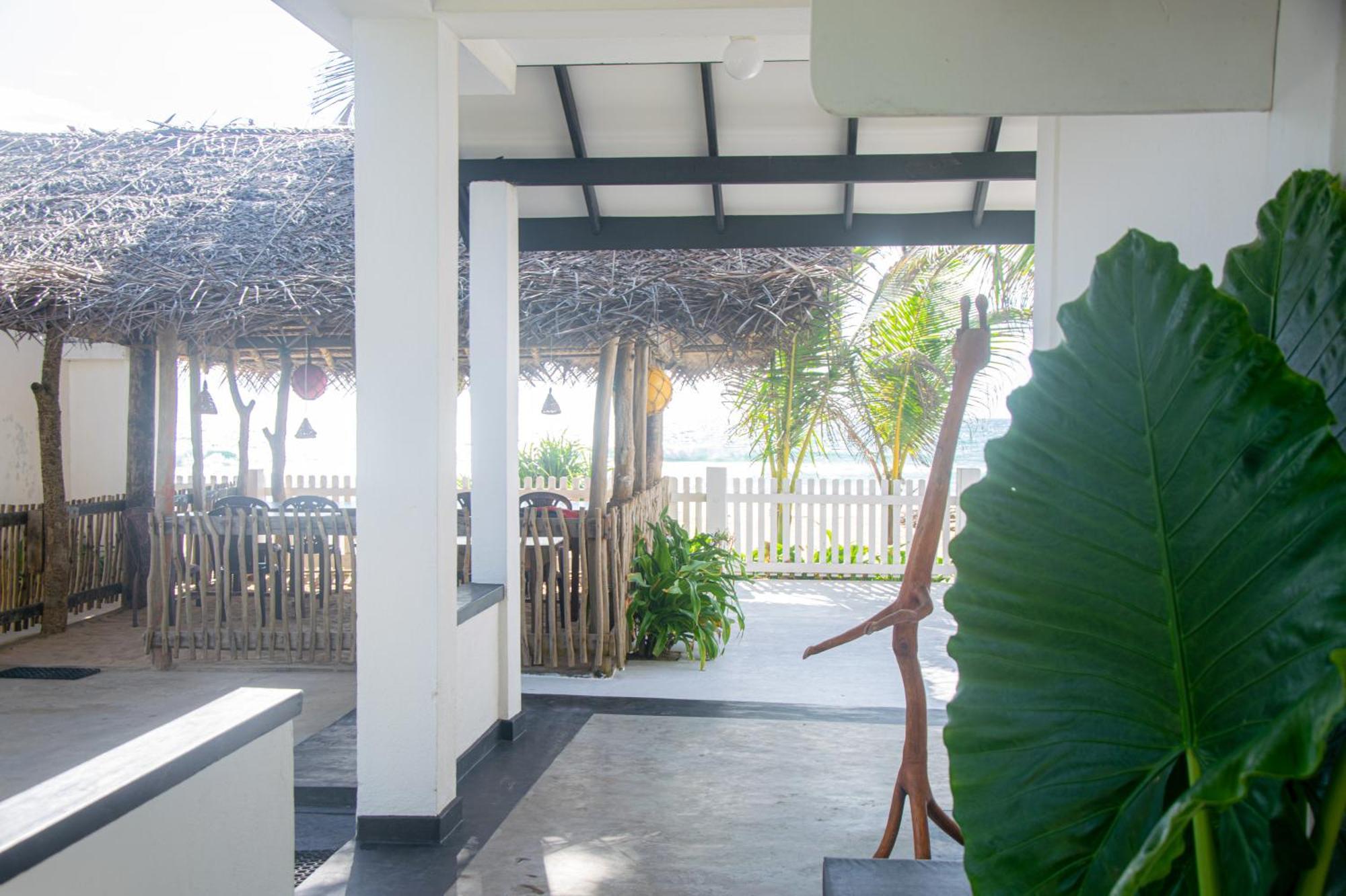 Sailors' Bay Bed & Breakfast Hikkaduwa Exterior photo
