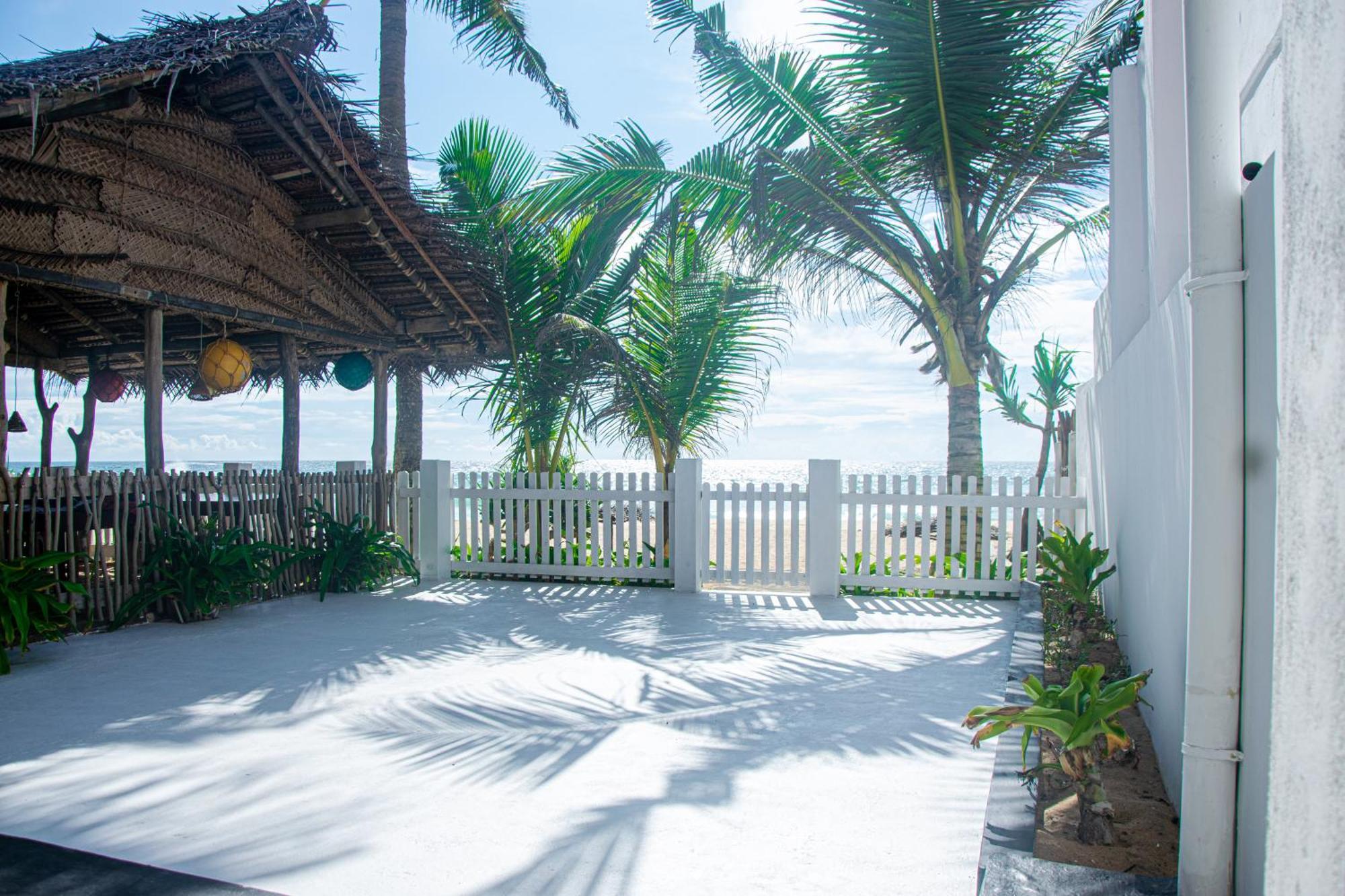 Sailors' Bay Bed & Breakfast Hikkaduwa Exterior photo