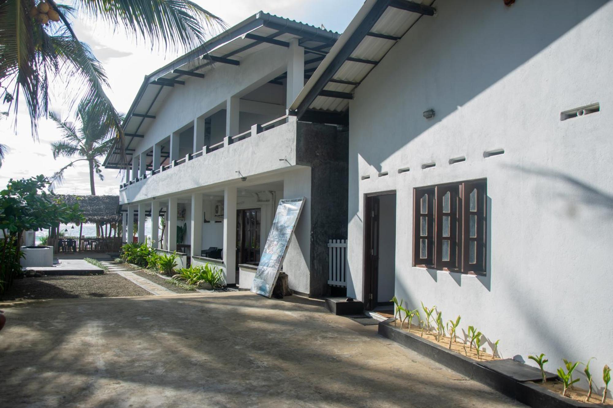 Sailors' Bay Bed & Breakfast Hikkaduwa Exterior photo