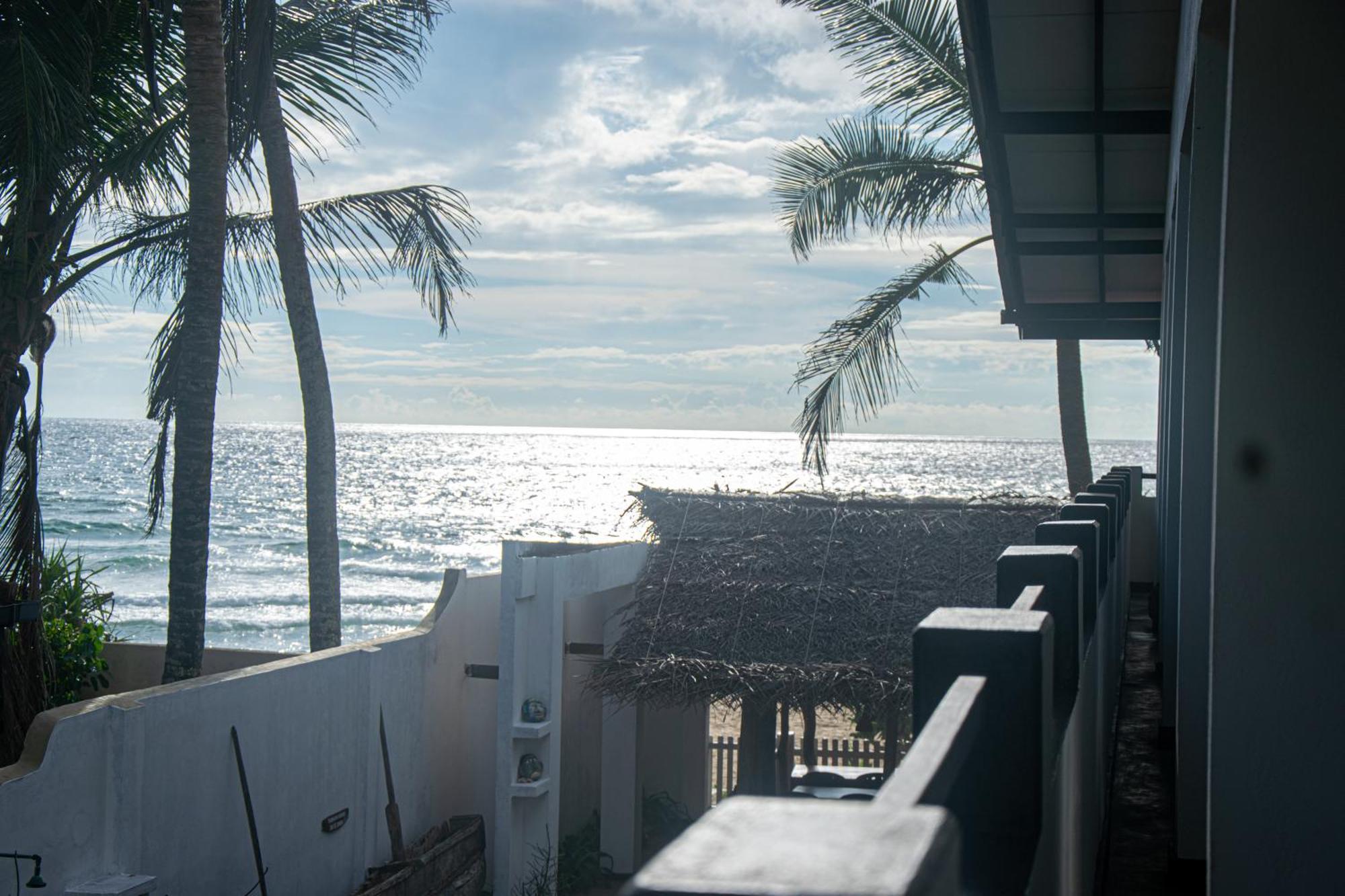 Sailors' Bay Bed & Breakfast Hikkaduwa Exterior photo
