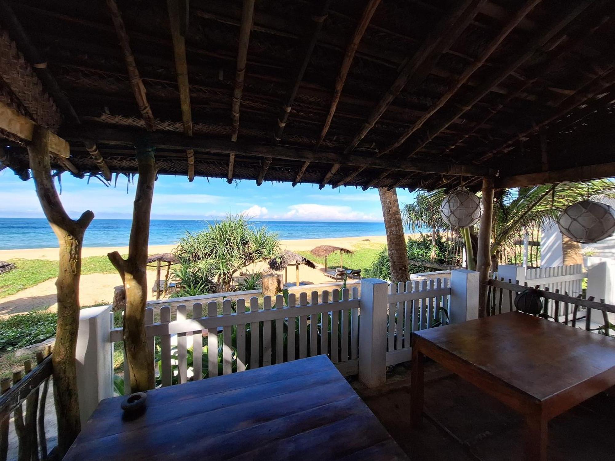 Sailors' Bay Bed & Breakfast Hikkaduwa Exterior photo