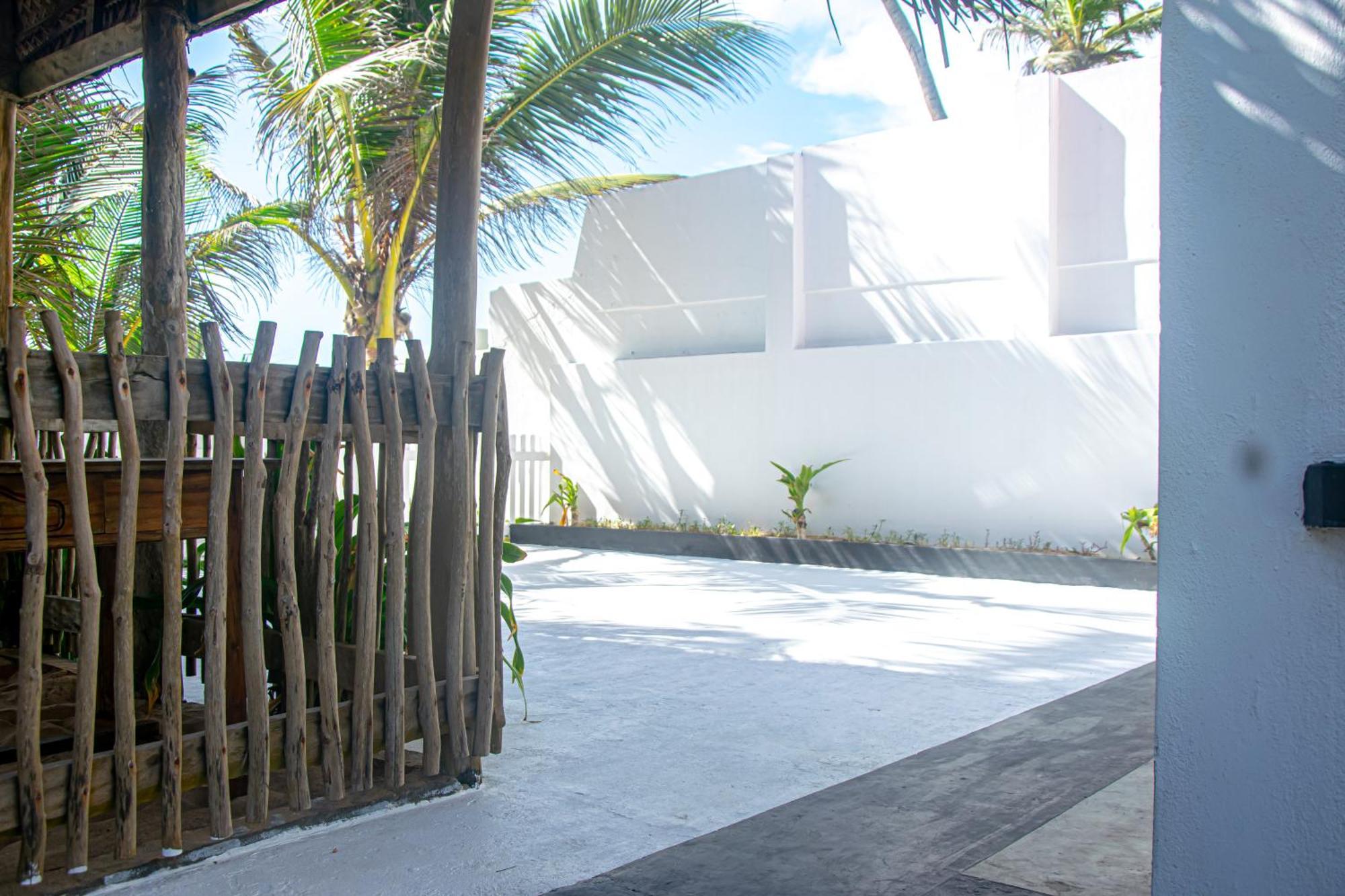 Sailors' Bay Bed & Breakfast Hikkaduwa Exterior photo