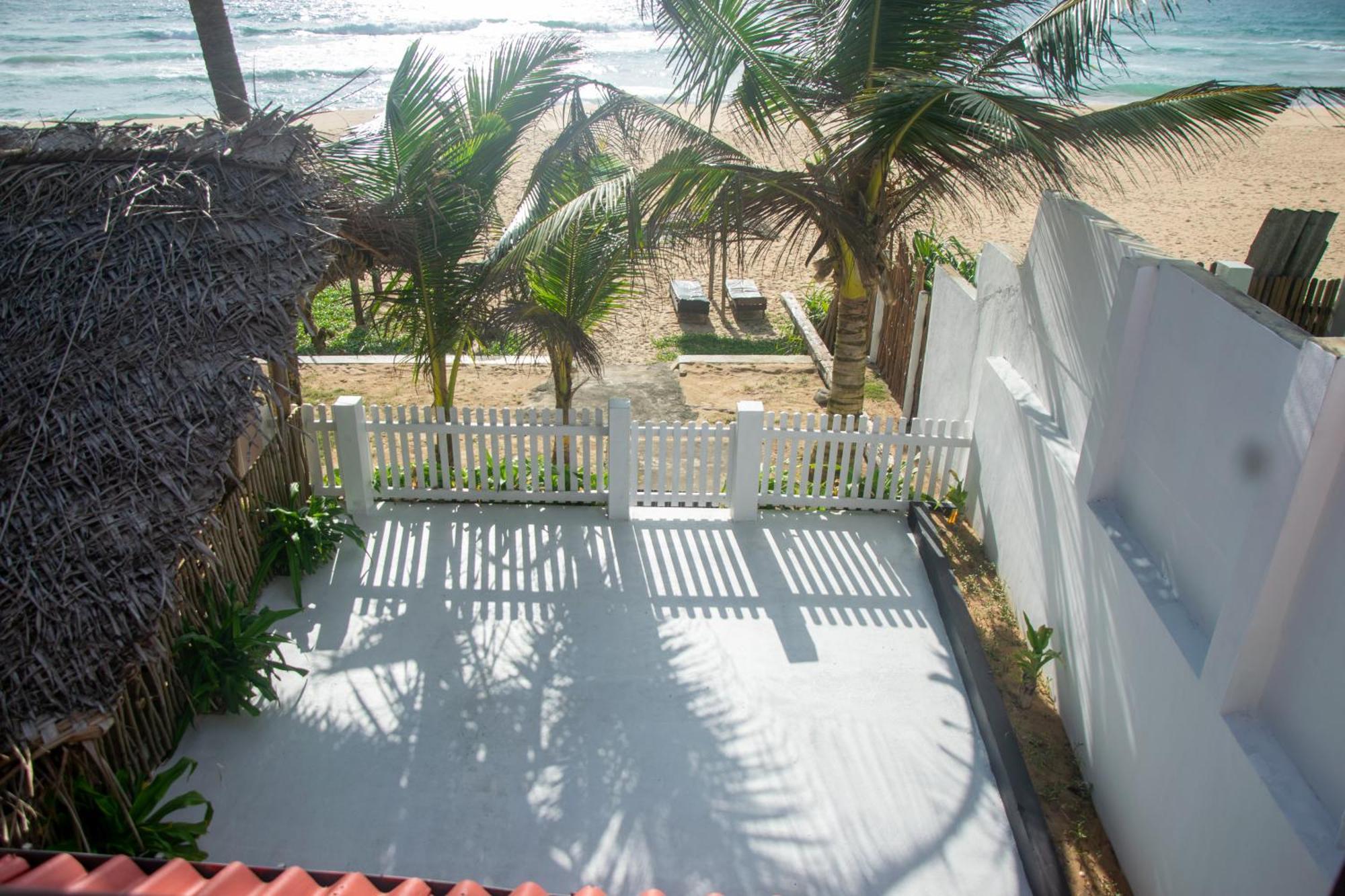 Sailors' Bay Bed & Breakfast Hikkaduwa Exterior photo