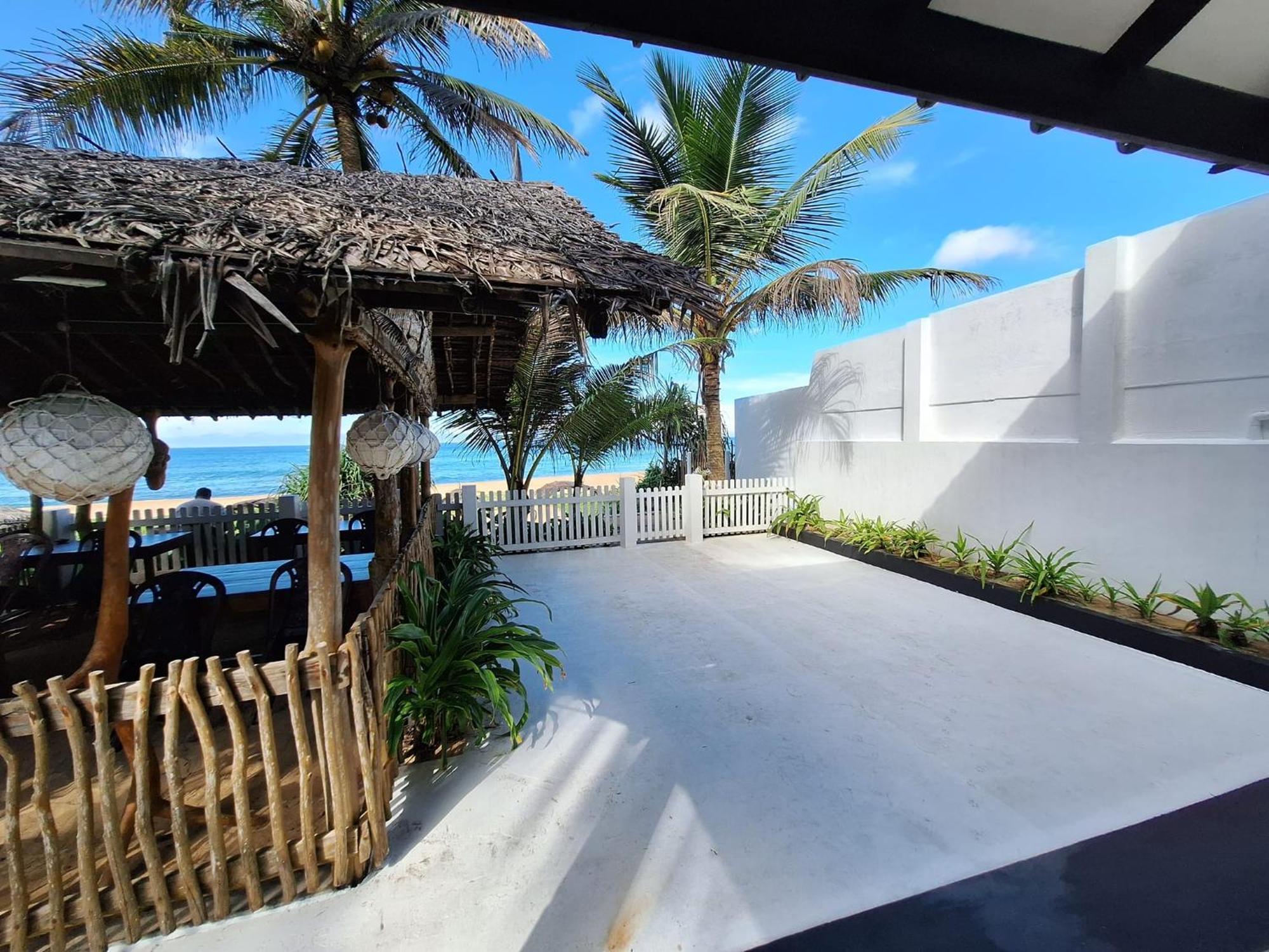 Sailors' Bay Bed & Breakfast Hikkaduwa Exterior photo