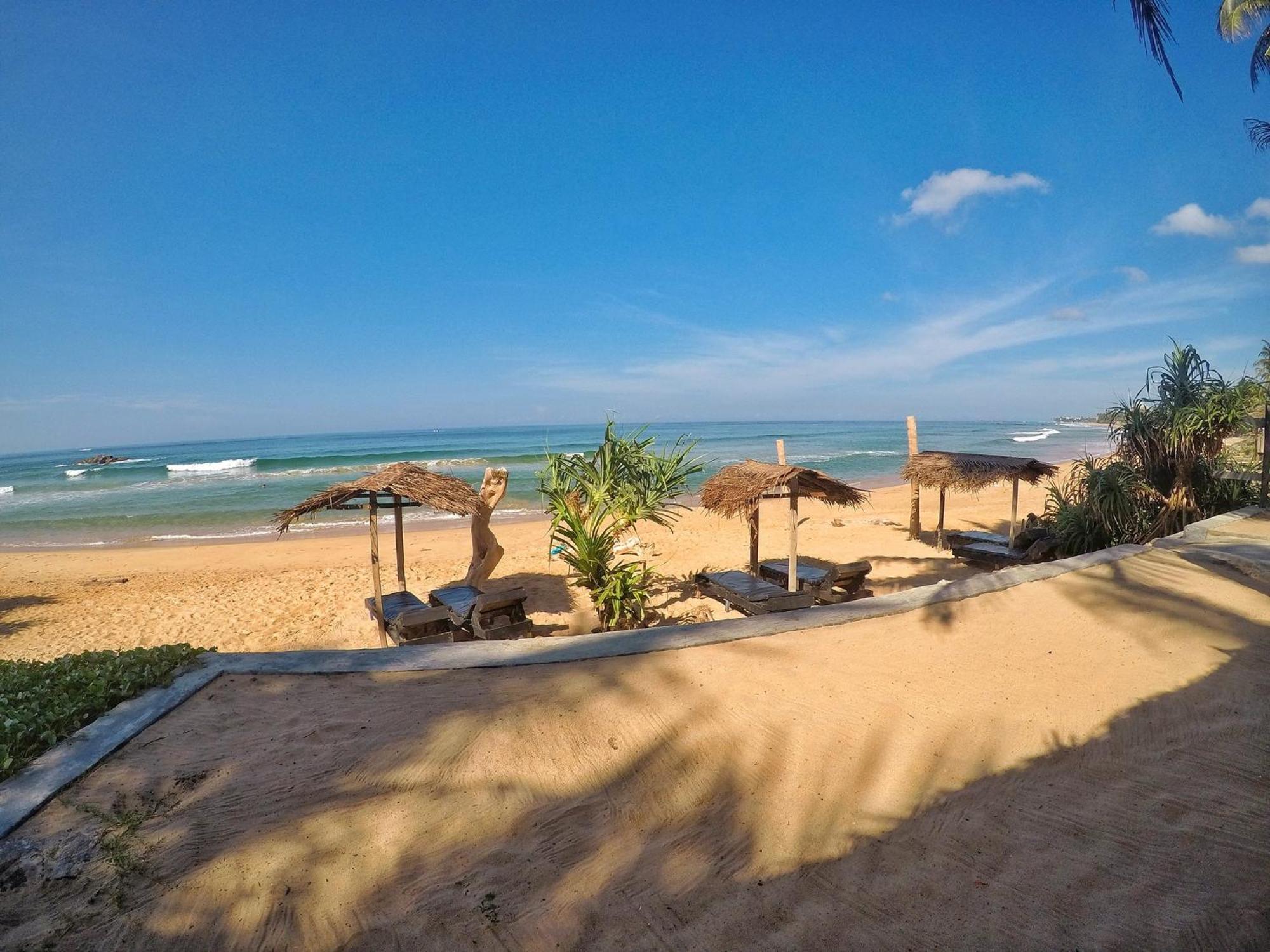 Sailors' Bay Bed & Breakfast Hikkaduwa Exterior photo