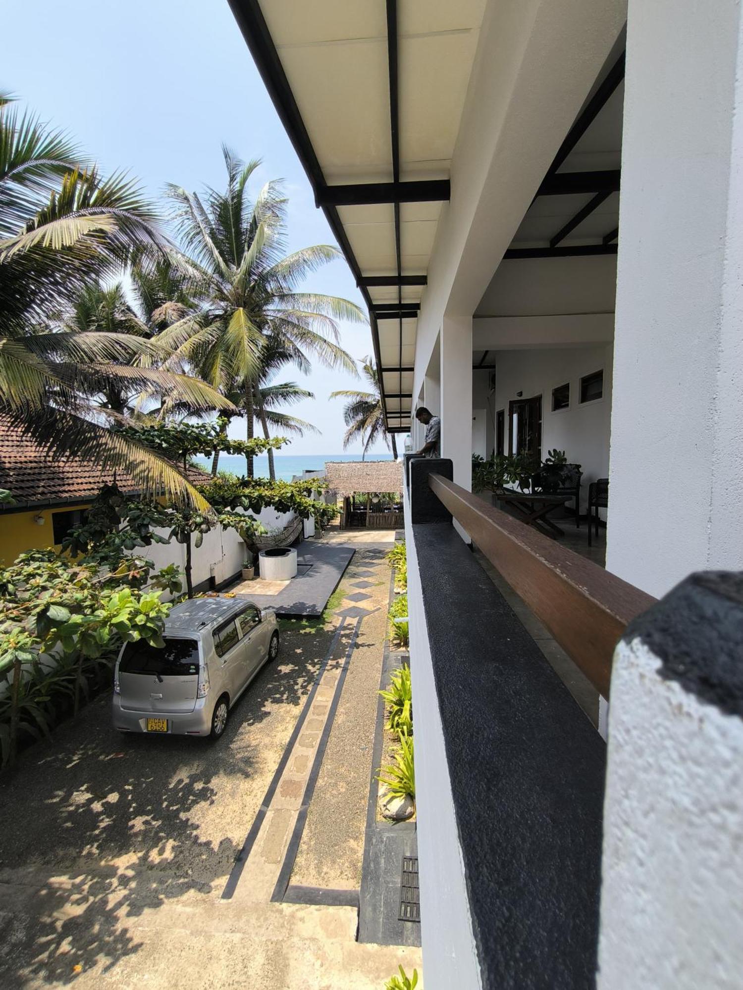Sailors' Bay Bed & Breakfast Hikkaduwa Exterior photo