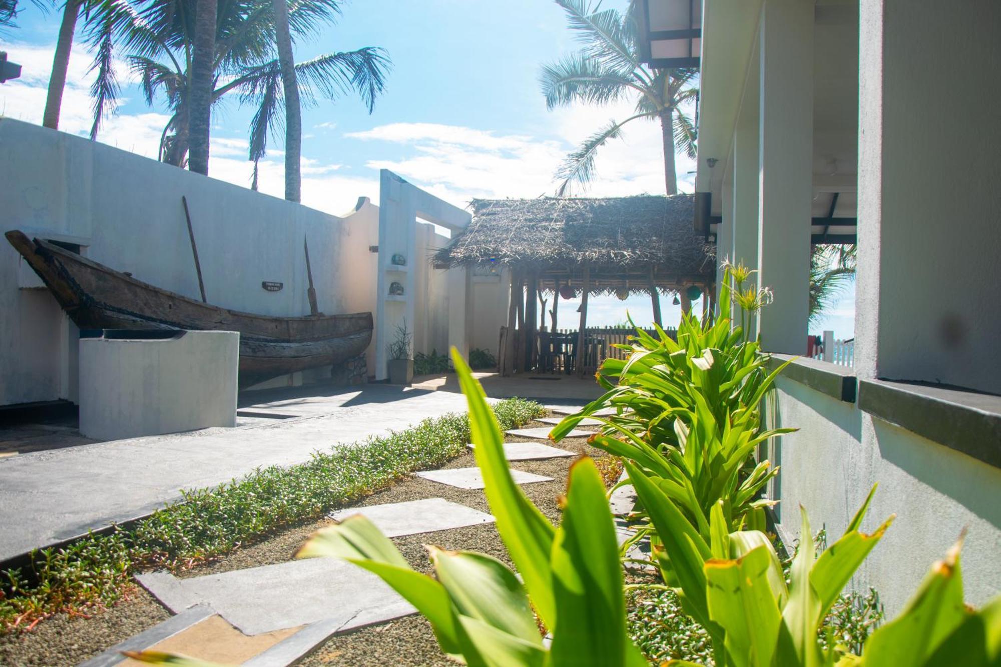 Sailors' Bay Bed & Breakfast Hikkaduwa Exterior photo