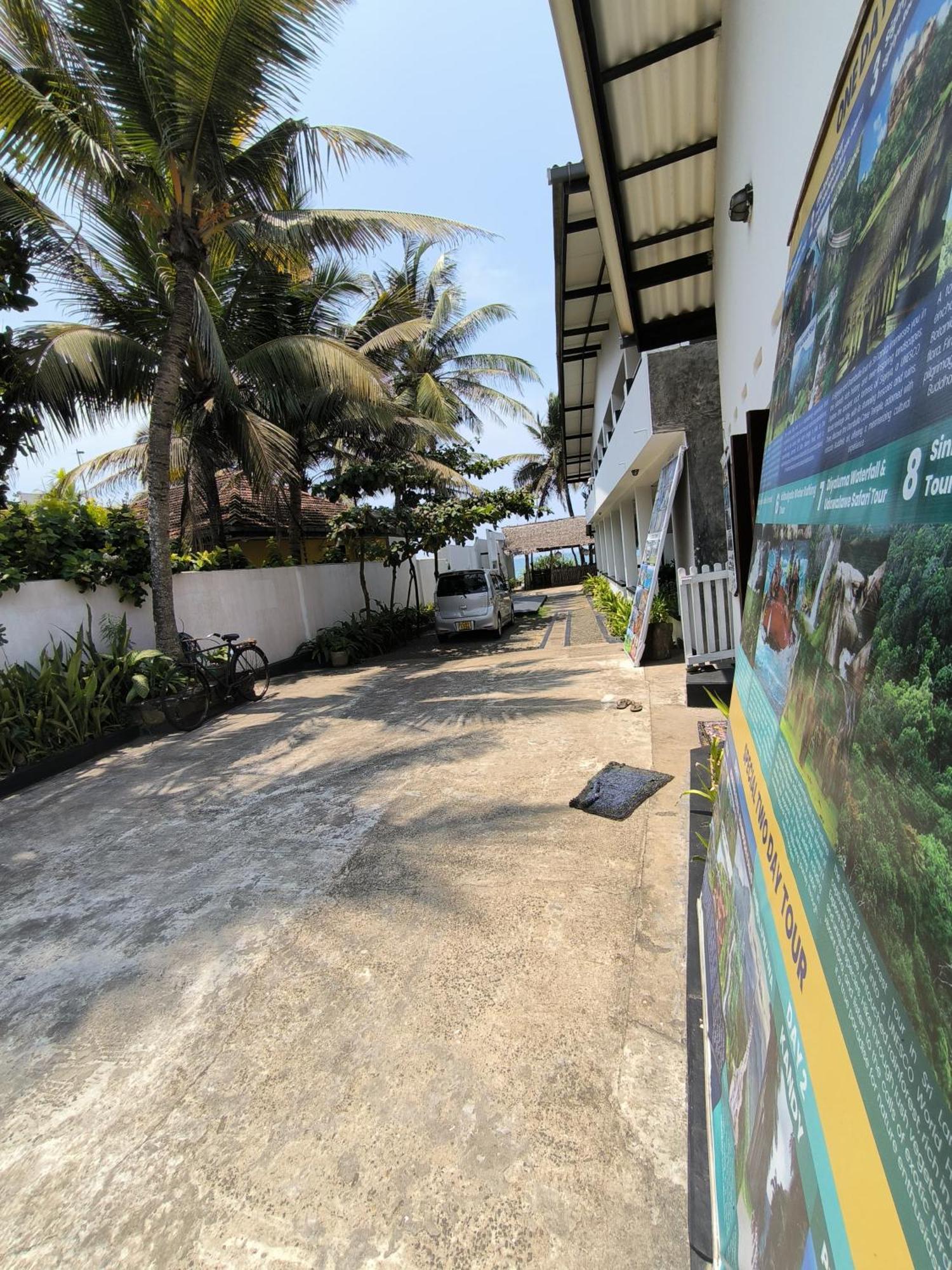 Sailors' Bay Bed & Breakfast Hikkaduwa Exterior photo