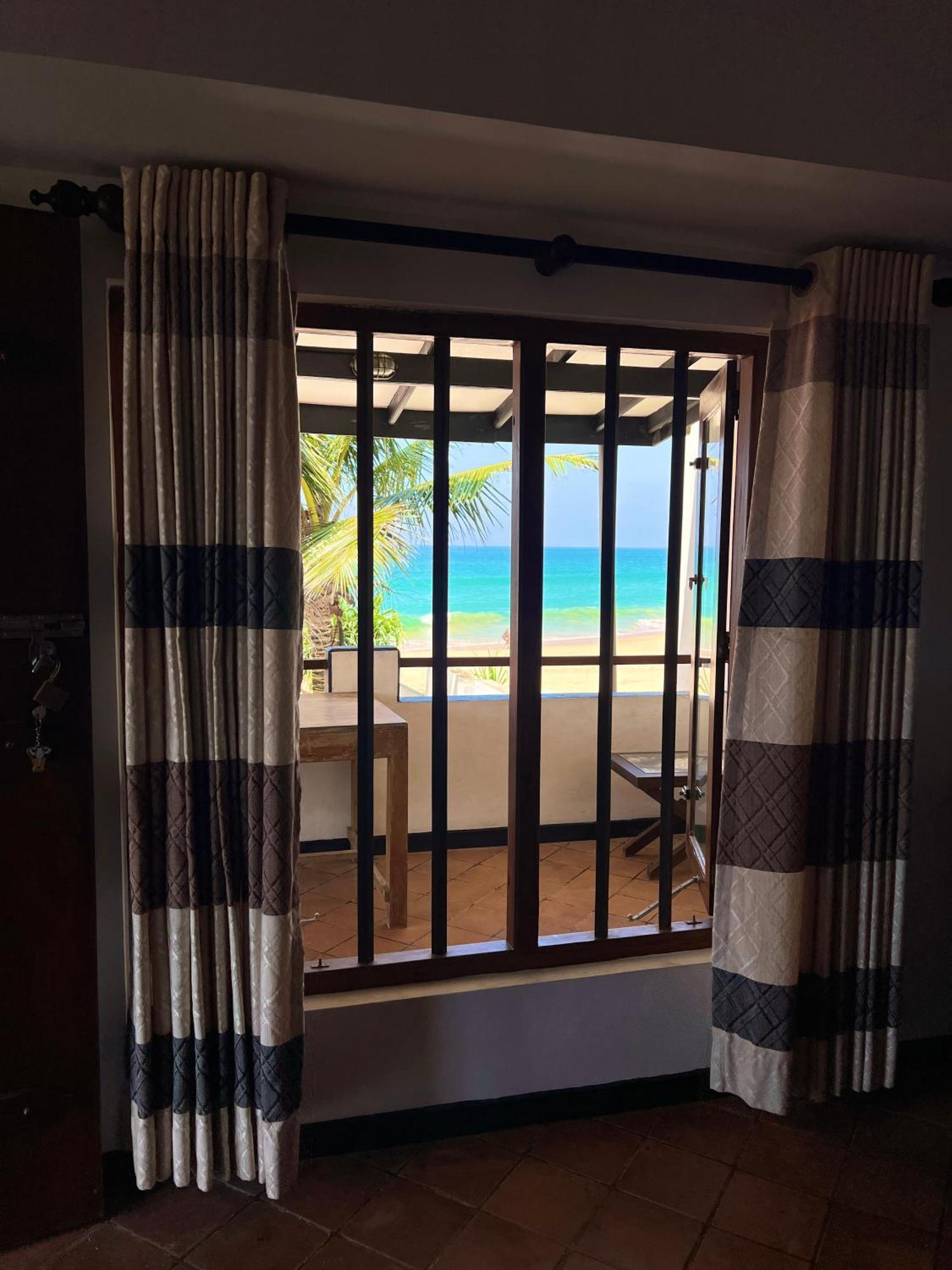 Sailors' Bay Bed & Breakfast Hikkaduwa Exterior photo