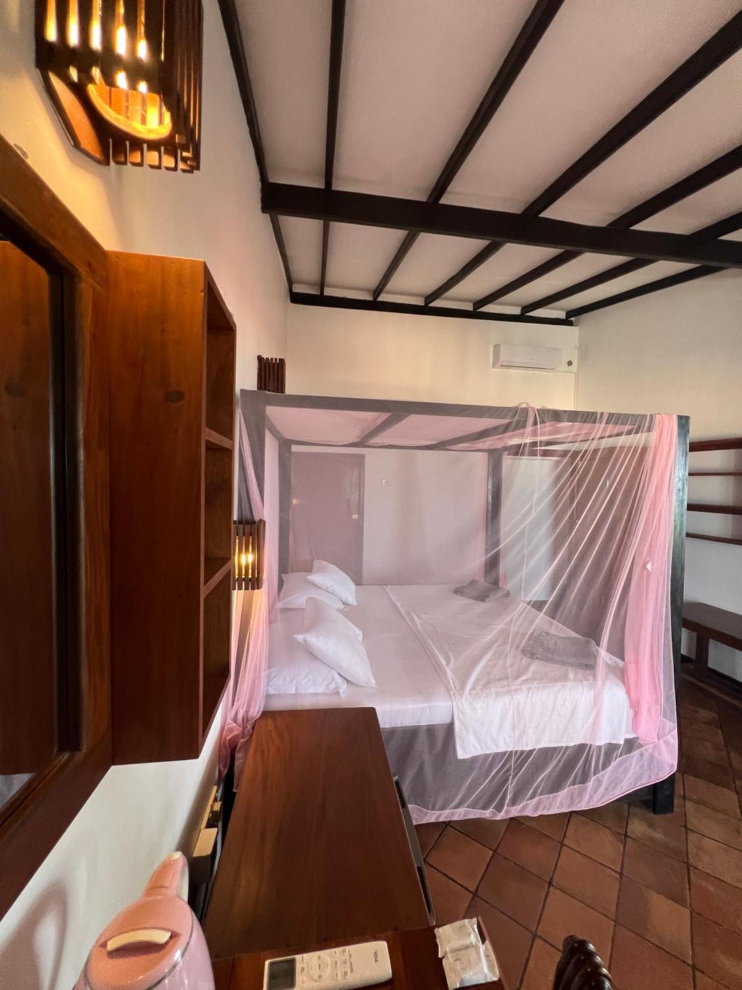 Sailors' Bay Bed & Breakfast Hikkaduwa Exterior photo