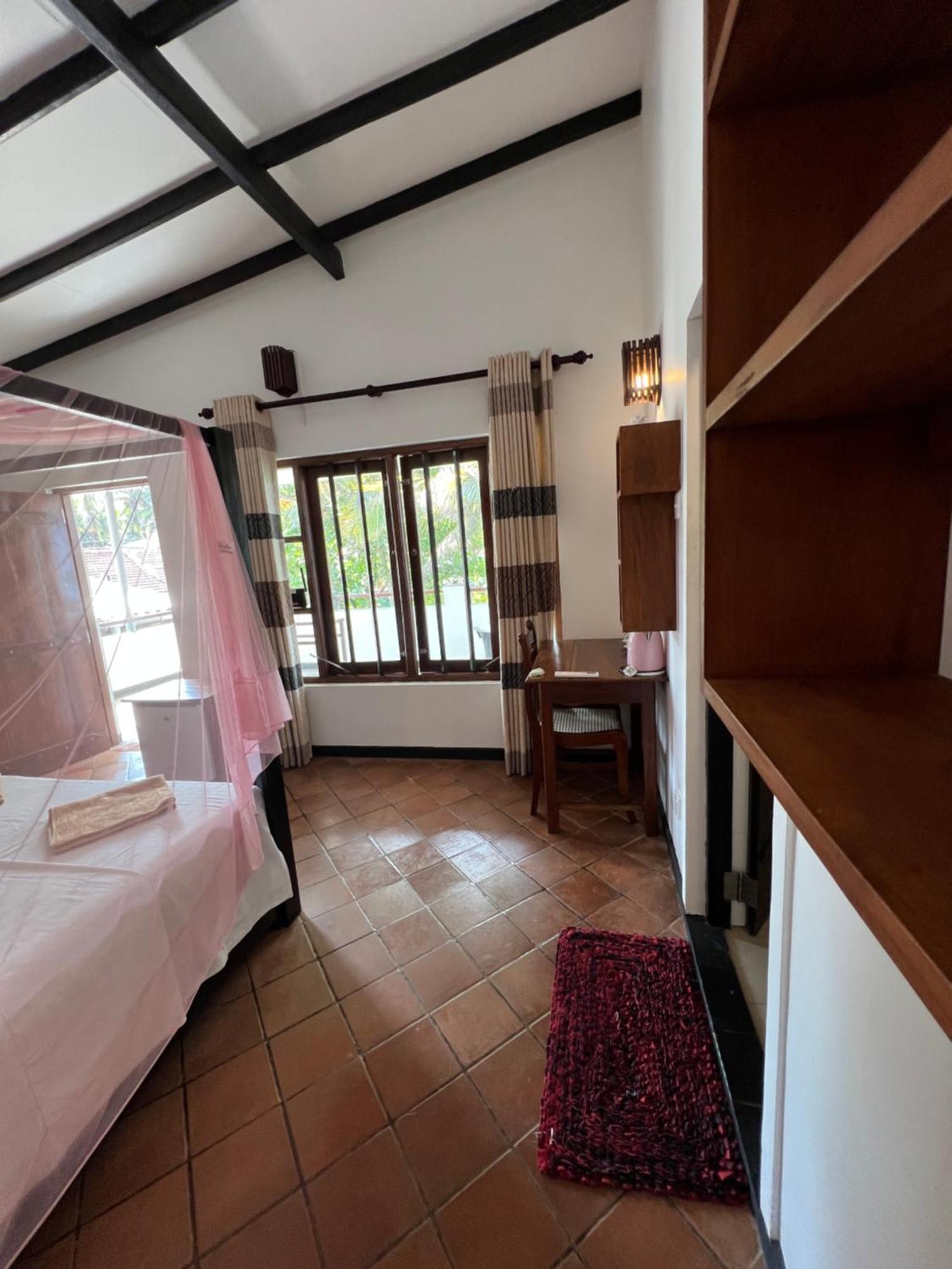 Sailors' Bay Bed & Breakfast Hikkaduwa Exterior photo