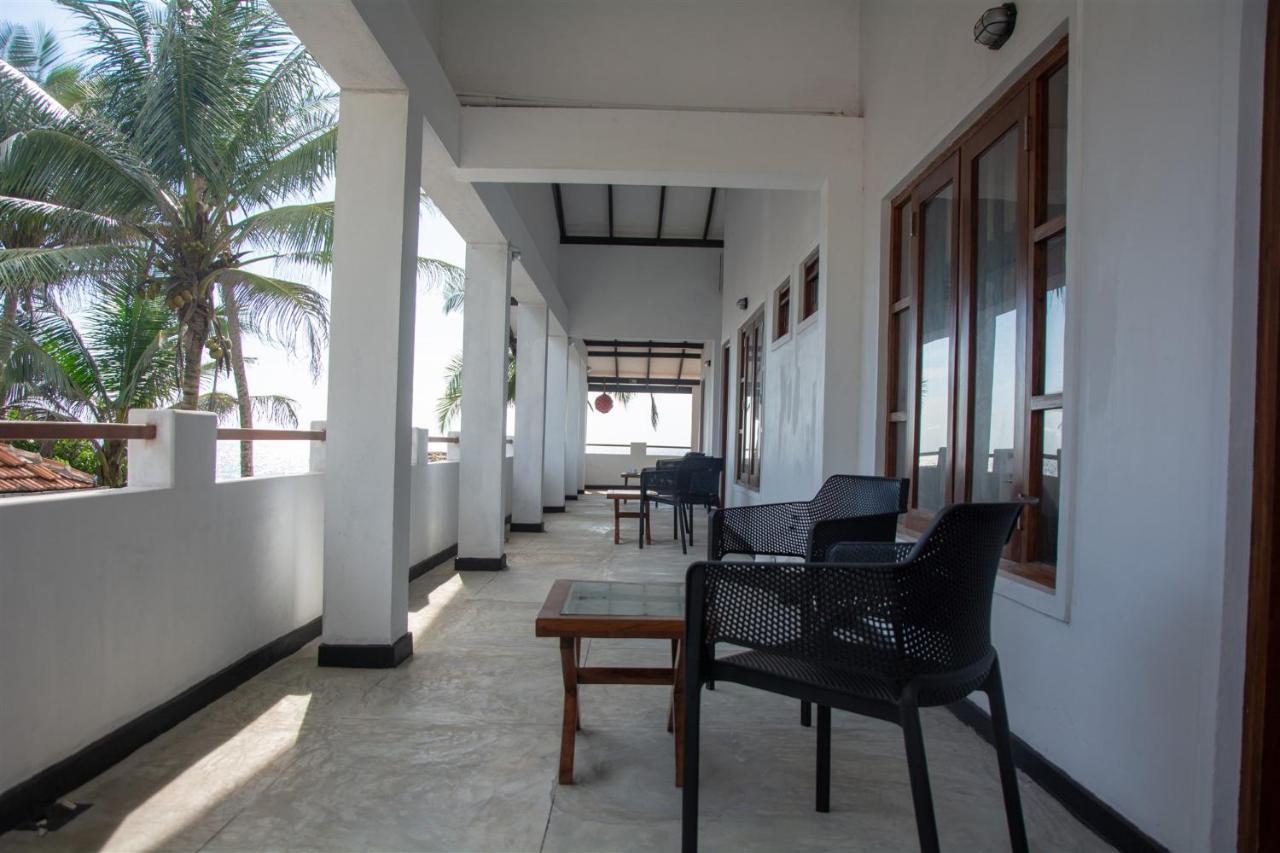 Sailors' Bay Bed & Breakfast Hikkaduwa Exterior photo