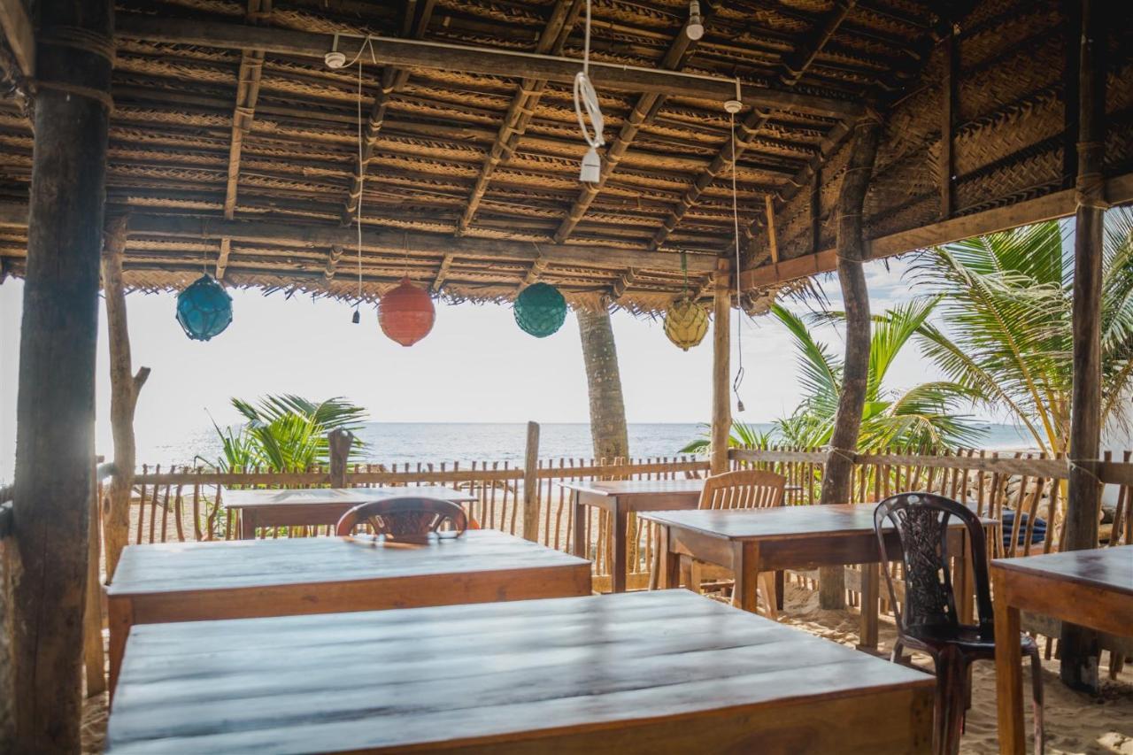 Sailors' Bay Bed & Breakfast Hikkaduwa Exterior photo
